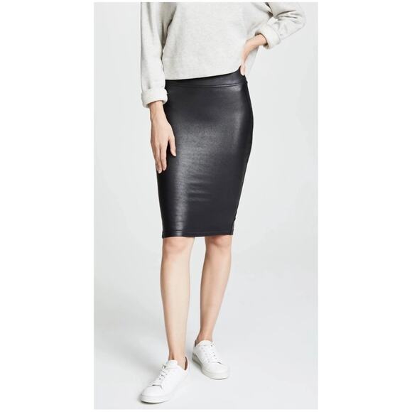 Spanx Women’s Sz M Black Faux Leather Straight Pencil Skirt Smoothing Stretch - Picture 1 of 13